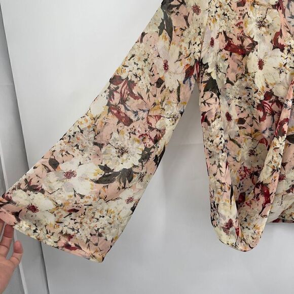 Fora Flared Sleeves Floral Faux Wrap Multicolor V-neck Blouse Size M - Picture 2 of 5